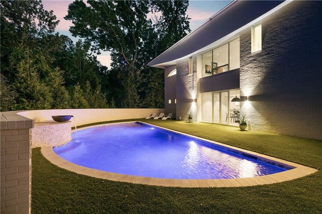 3619 Ivy Road NE, Atlanta, GA 30342