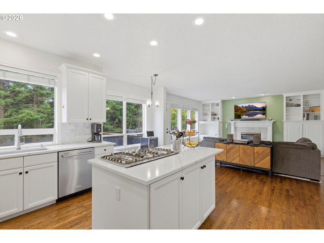 13846 Sw LEAH Ter, Portland, OR 97224