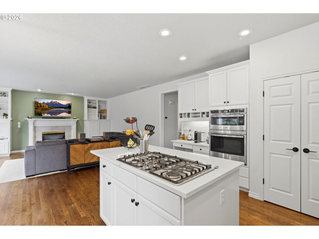 13846 Sw LEAH Ter, Portland, OR 97224