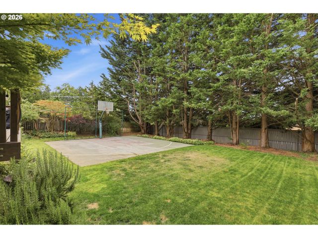 13846 Sw LEAH Ter, Portland, OR 97224