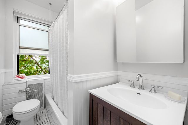 250 Cabrini Blvd Apt 2J, New York City, NY 10033
