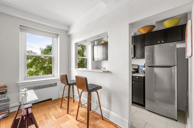 250 Cabrini Blvd Apt 2J, New York City, NY 10033