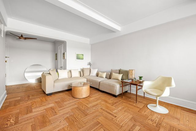 250 Cabrini Blvd Apt 2J, New York City, NY 10033
