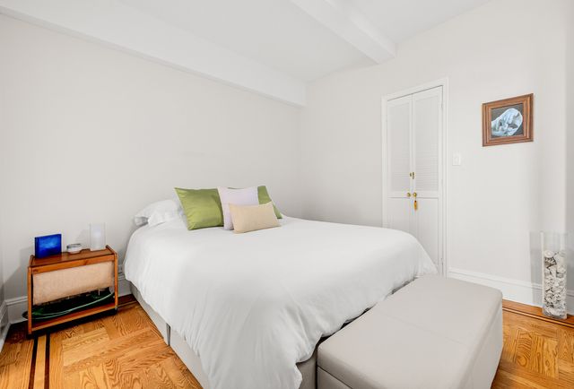 250 Cabrini Blvd Apt 2J, New York City, NY 10033