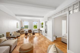 250 Cabrini Blvd Apt 2J, New York City, NY 10033