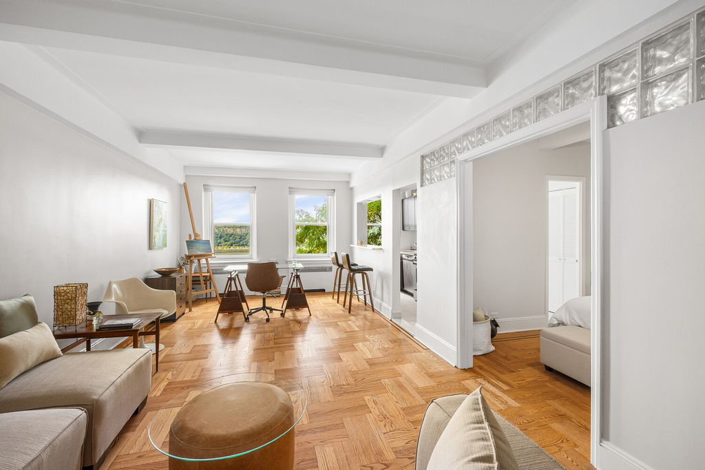 250 Cabrini Blvd Apt 2J, New York City, NY 10033