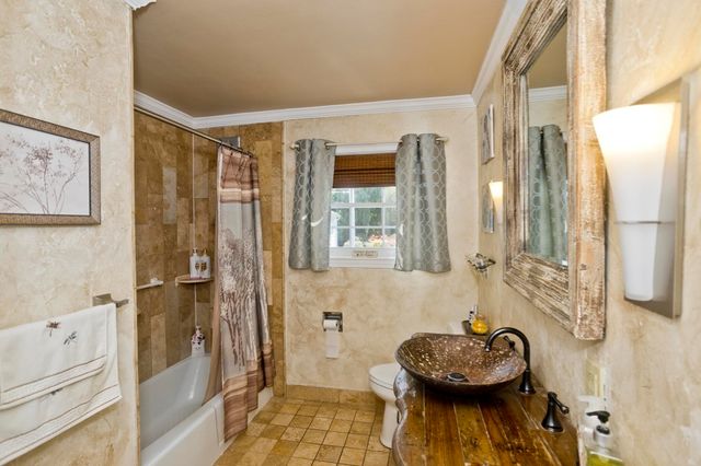 65 Beauchamp Terr., Chicopee, MA 01020