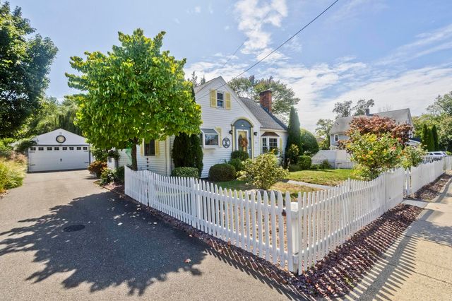 65 Beauchamp Terr., Chicopee, MA 01020