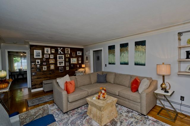 65 Beauchamp Terr., Chicopee, MA 01020