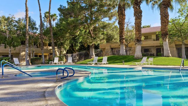 2820 N Arcadia Court 101, Palm Springs, CA 92262