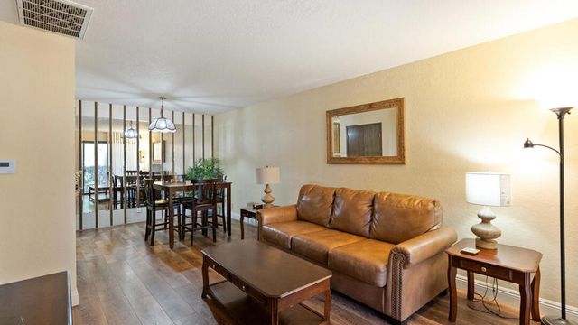 2820 N Arcadia Court 101, Palm Springs, CA 92262