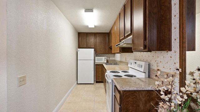 2820 N Arcadia Court 101, Palm Springs, CA 92262