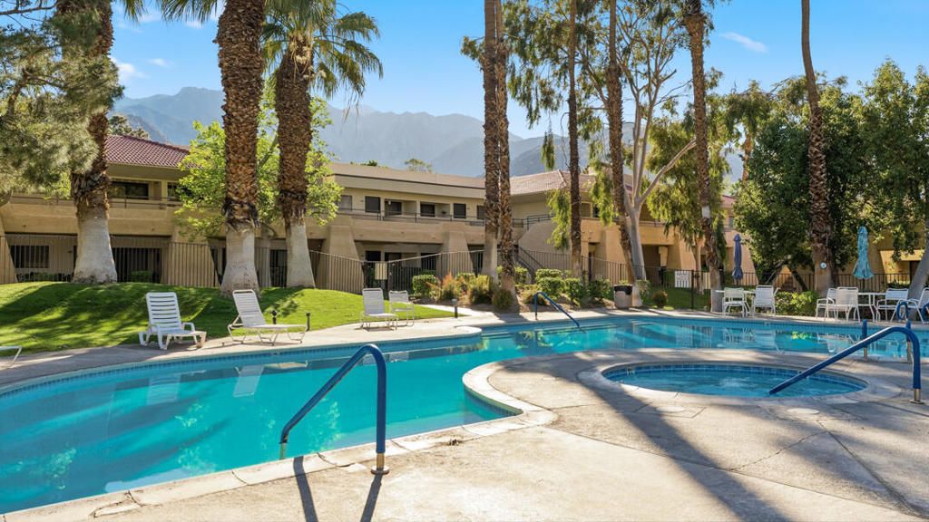2820 N Arcadia Court 101, Palm Springs, CA 92262