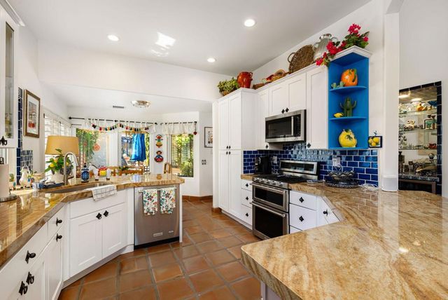 49520 Avenida Vista Bonita, La Quinta, CA 92253