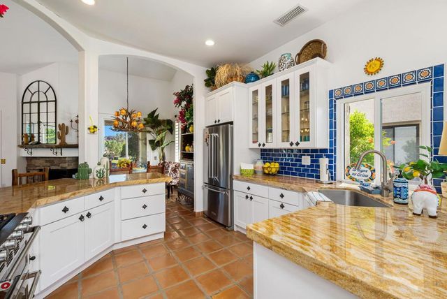 49520 Avenida Vista Bonita, La Quinta, CA 92253