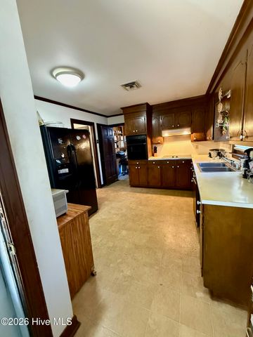 523 Village Drive, Winterville, NC 28590