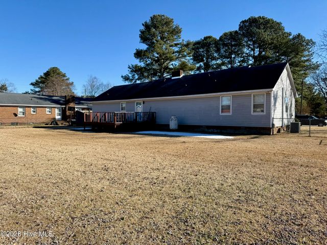 523 Village Drive, Winterville, NC 28590