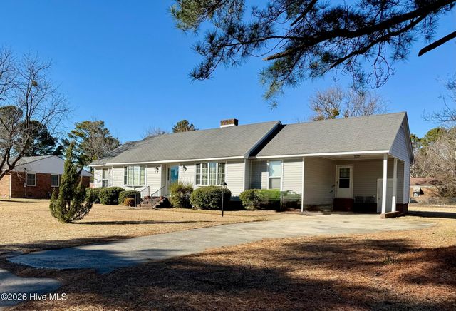 523 Village Drive, Winterville, NC 28590