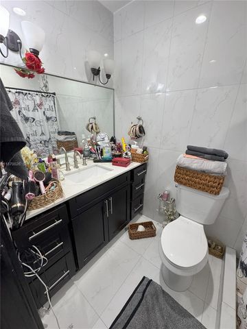 6411 W 27th Way 201, Hialeah, FL 33016