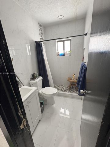 6411 W 27th Way 201, Hialeah, FL 33016