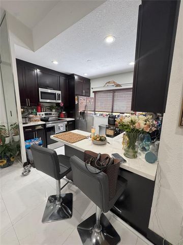 6411 W 27th Way 201, Hialeah, FL 33016