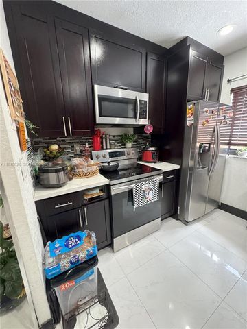 6411 W 27th Way 201, Hialeah, FL 33016