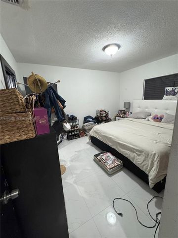 6411 W 27th Way 201, Hialeah, FL 33016