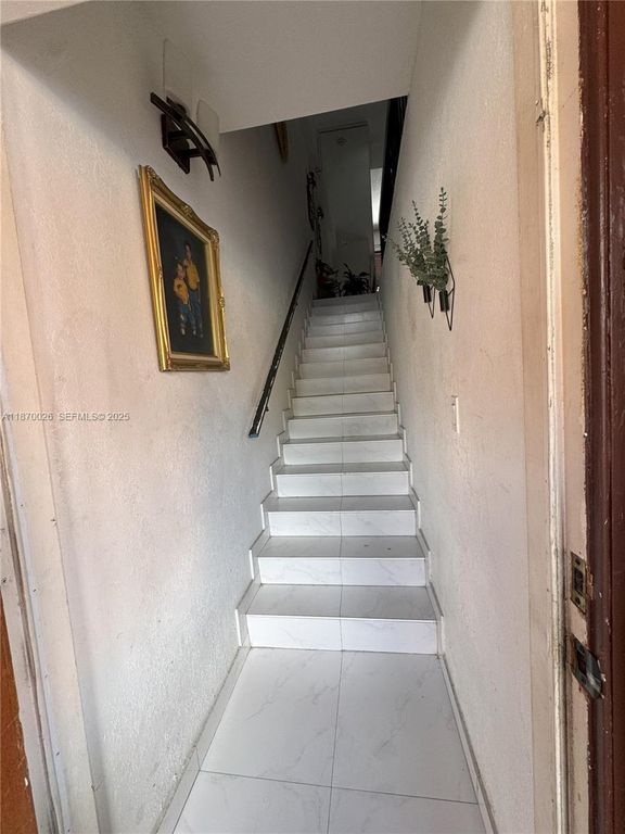 6411 W 27th Way 201, Hialeah, FL 33016