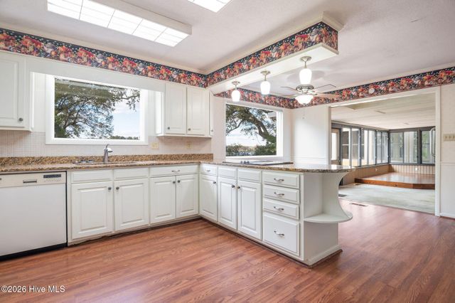 168 Leslie Drive, Hubert, NC 28539