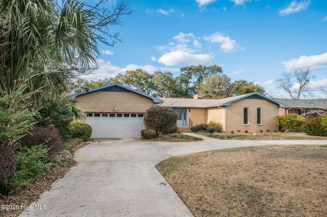 168 Leslie Drive, Hubert, NC 28539