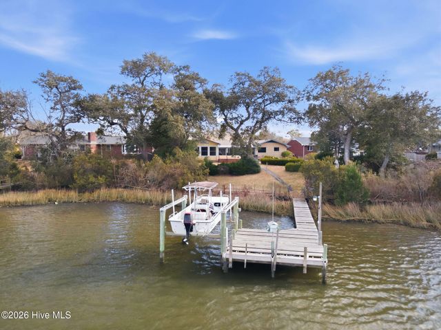 168 Leslie Drive, Hubert, NC 28539