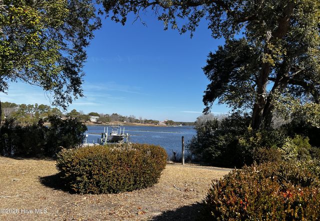 168 Leslie Drive, Hubert, NC 28539