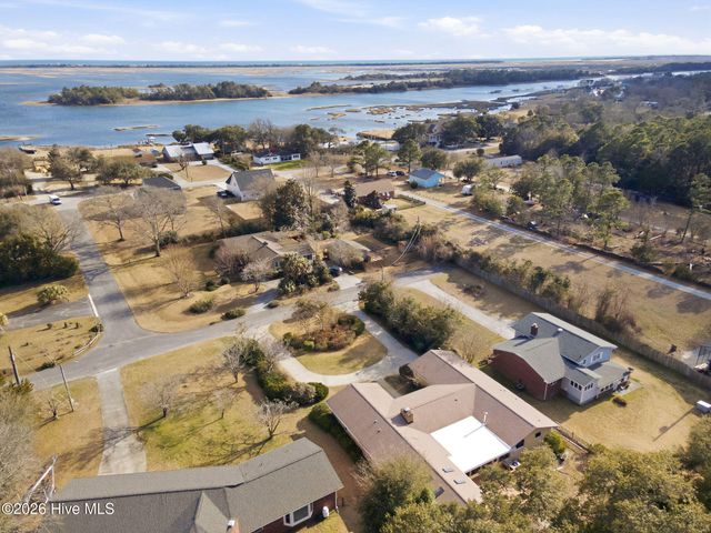 168 Leslie Drive, Hubert, NC 28539