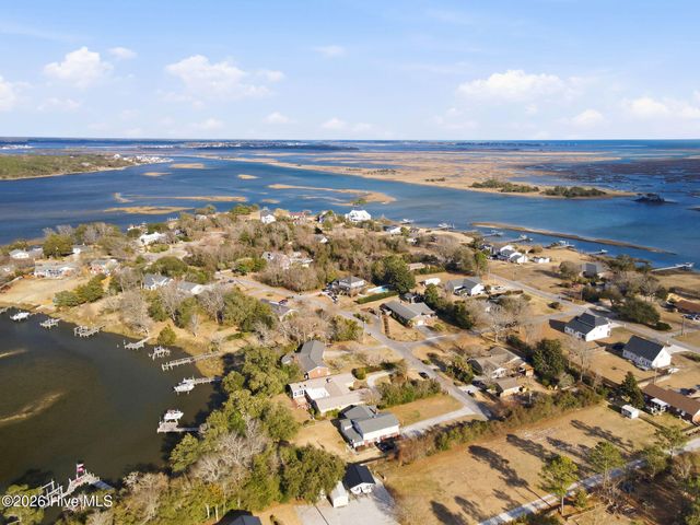 168 Leslie Drive, Hubert, NC 28539