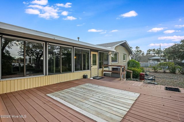 168 Leslie Drive, Hubert, NC 28539