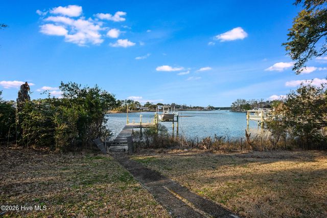 168 Leslie Drive, Hubert, NC 28539