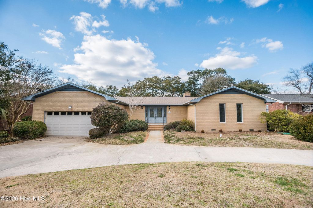 168 Leslie Drive, Hubert, NC 28539