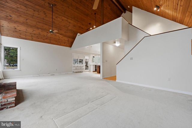 143-A E LAKE DR, Annapolis, MD 21403