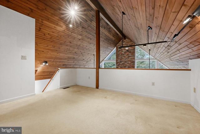 143-A E LAKE DR, Annapolis, MD 21403