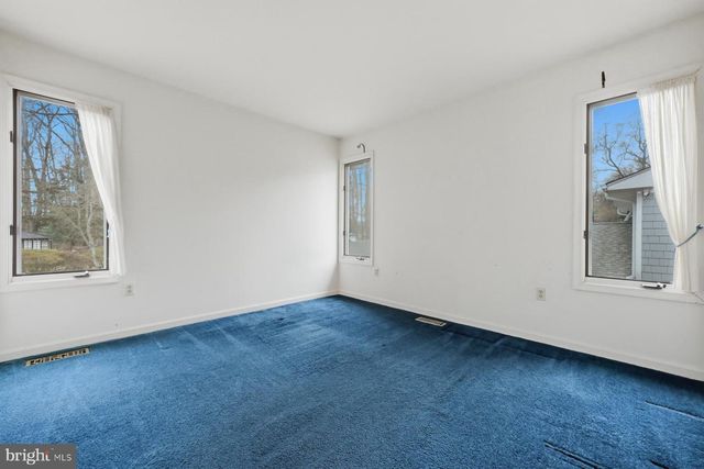 143-A E LAKE DR, Annapolis, MD 21403