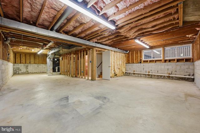 143-A E LAKE DR, Annapolis, MD 21403