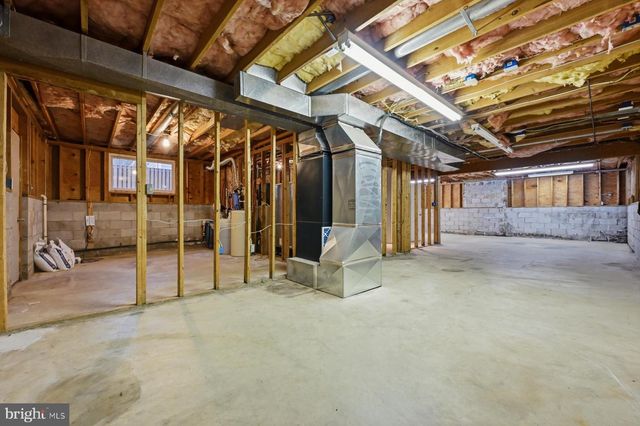 143-A E LAKE DR, Annapolis, MD 21403