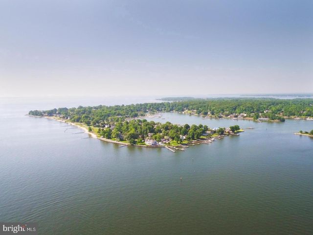 143-A E LAKE DR, Annapolis, MD 21403