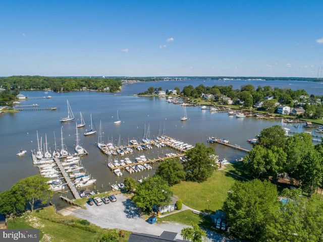 143-A E LAKE DR, Annapolis, MD 21403