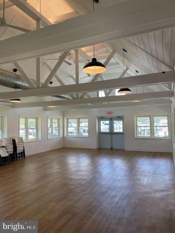 143-A E LAKE DR, Annapolis, MD 21403