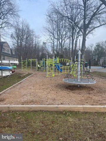 143-A E LAKE DR, Annapolis, MD 21403