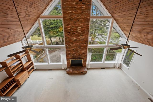 143-A E LAKE DR, Annapolis, MD 21403