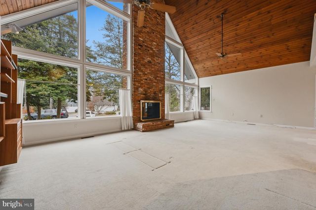 143-A E LAKE DR, Annapolis, MD 21403