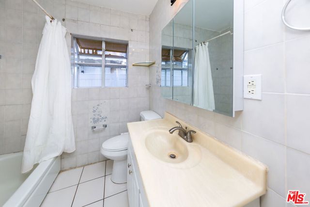 19168 Erwin Street, Tarzana, CA 91335