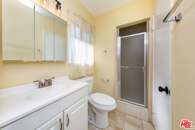 19168 Erwin Street, Tarzana, CA 91335